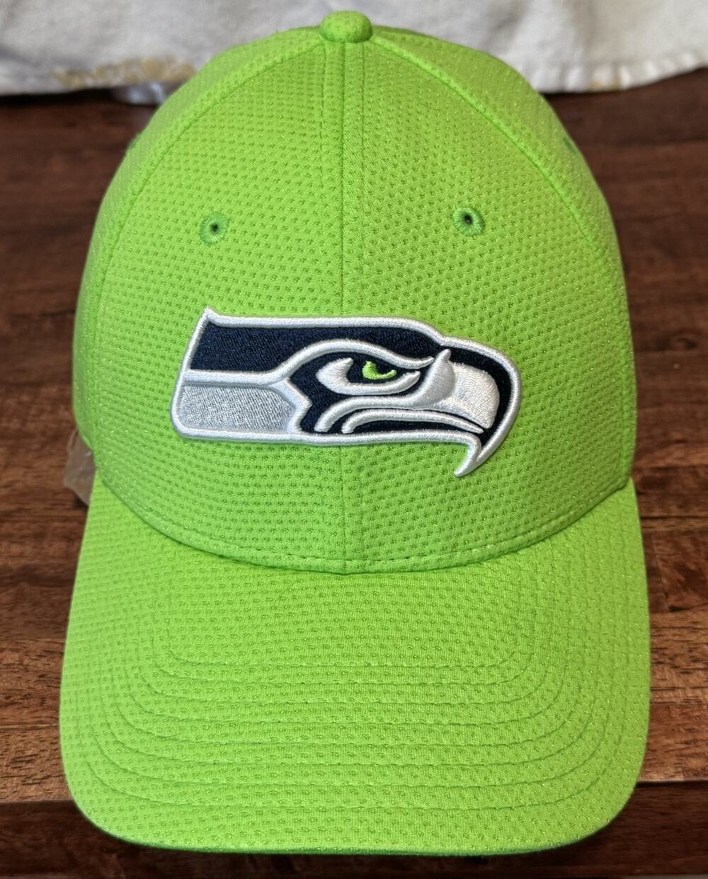 Seattle Seahawks Hat Cap Strapback Green Embroidered Flex Fit M/L NFL Football
